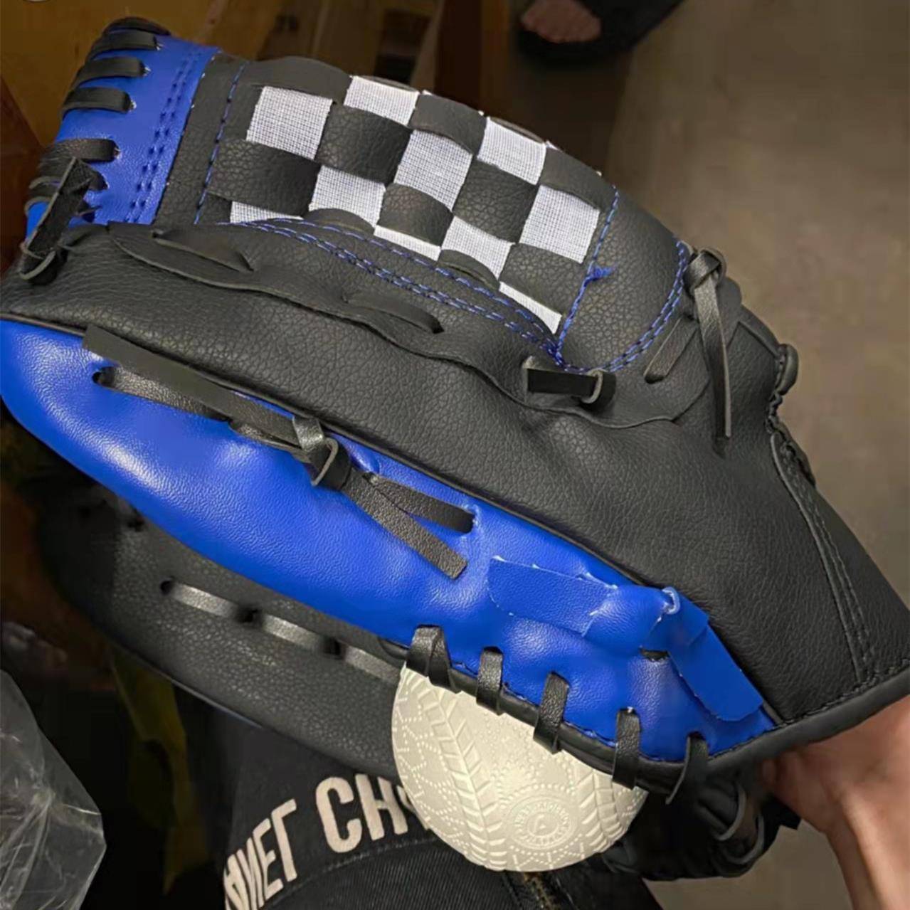 Full leather leather pork skin baseball gloves left and right hands hitting children to fight juvenile catcaster sliding softball equipment