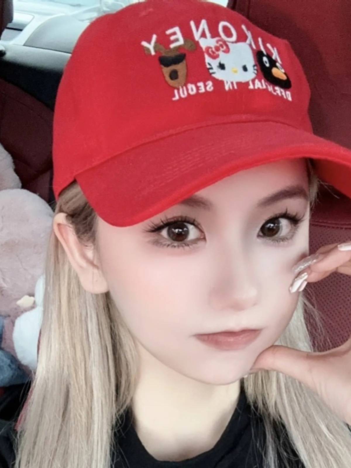hellokitty red baseball hat American face face face little girl summer hello KT Katie cat peaked cap is red