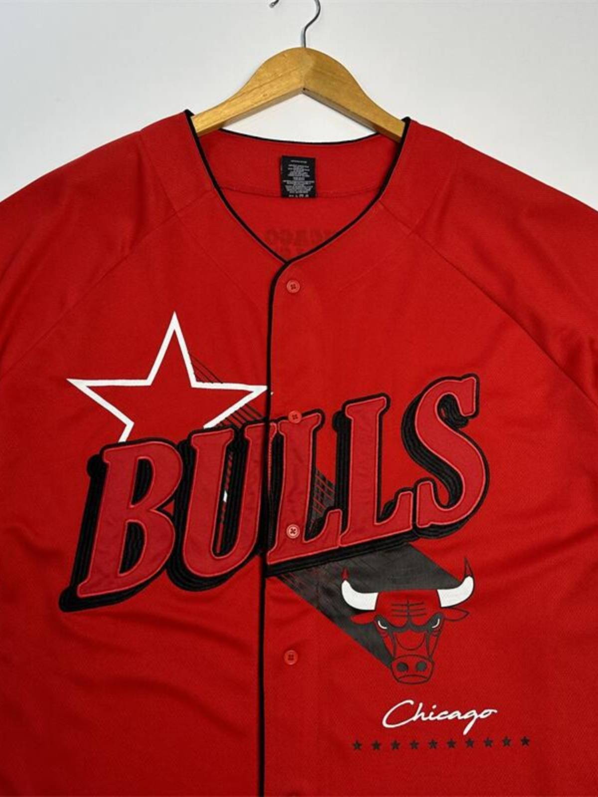 No 230 catties, don't order American basketball red baseball cardigan English embroidery large size loose and half -sleeved