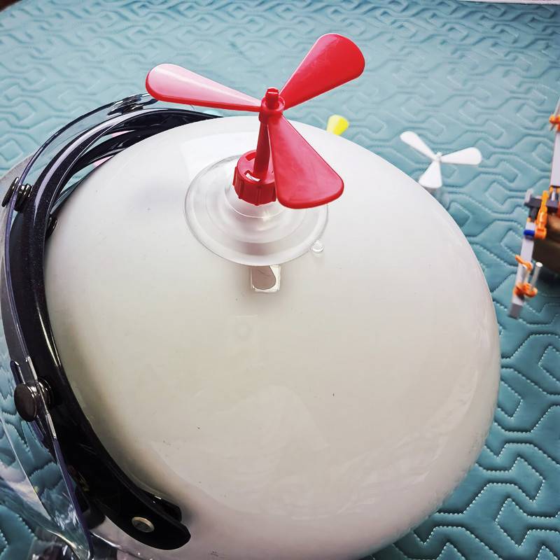 Bamboo dragonfly hat suction cup sucking motorcycle toy, toys decorative windmill electric vehicle helmet small fan small fan rotation