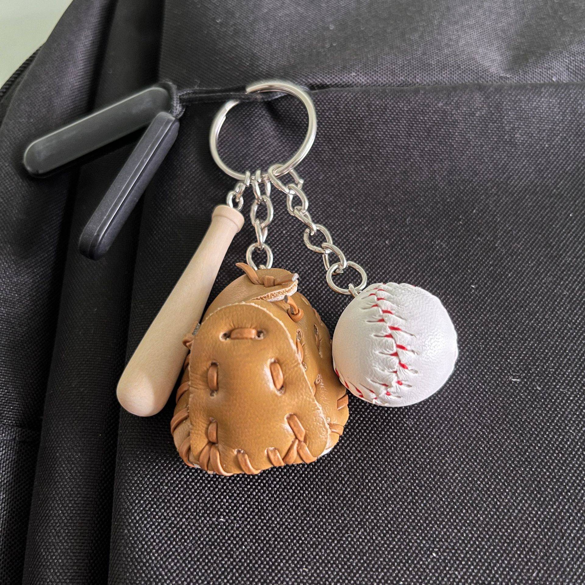 Three -in -one 2cm white ball khaki color