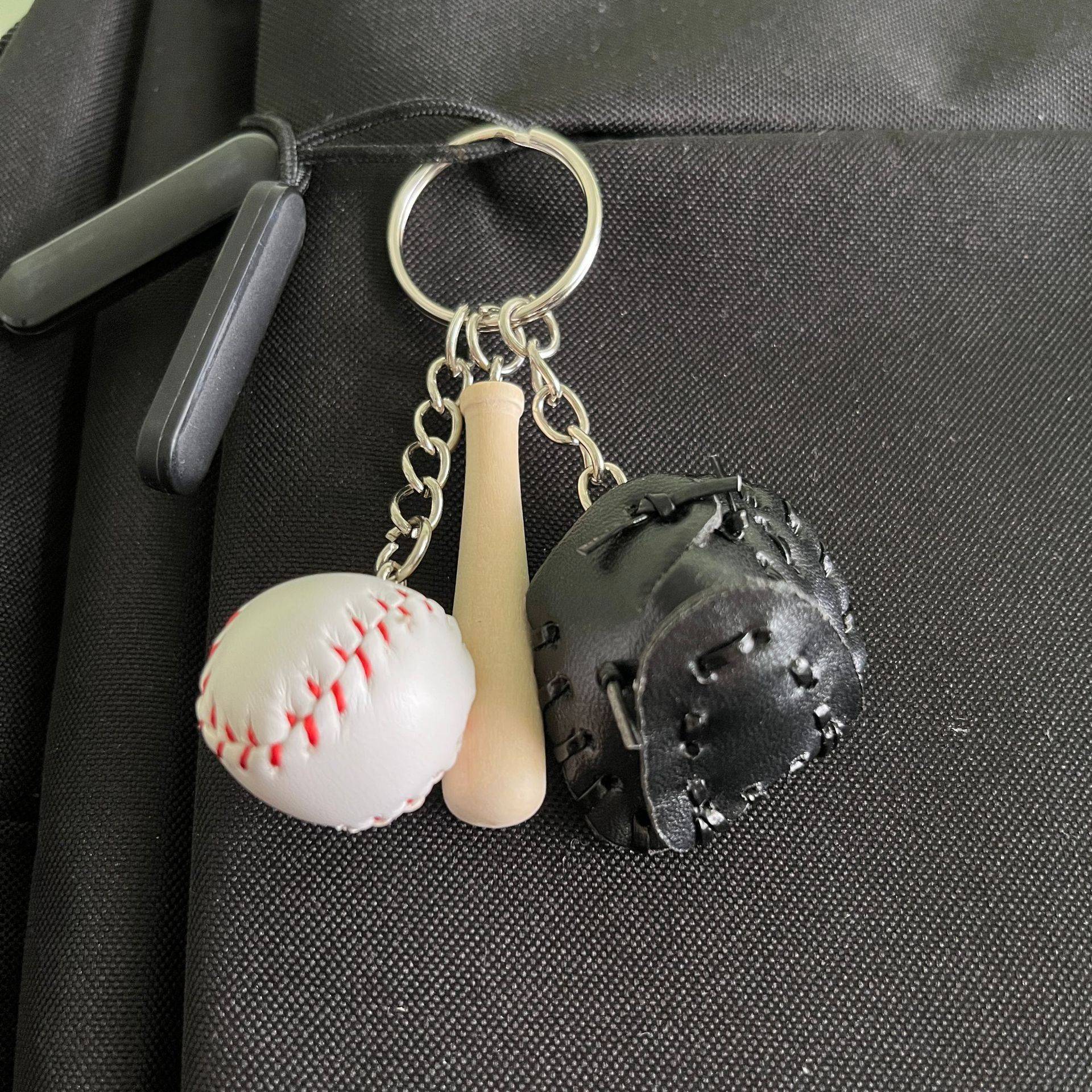 Three -in -one 2cm small white ball black