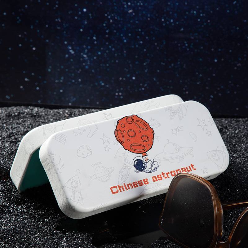 Chinese native white astronaut [Send a clean set]
