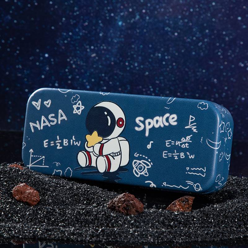 Star picking blue astronaut scientist [Send a clean set]