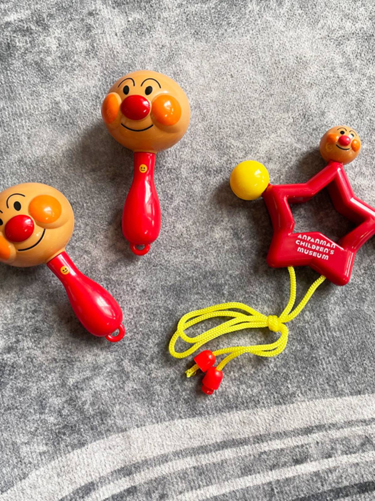 Bread Super Newborn Baby's hands ring the bell and placate children with toys 0-12 months old to grab a hammer