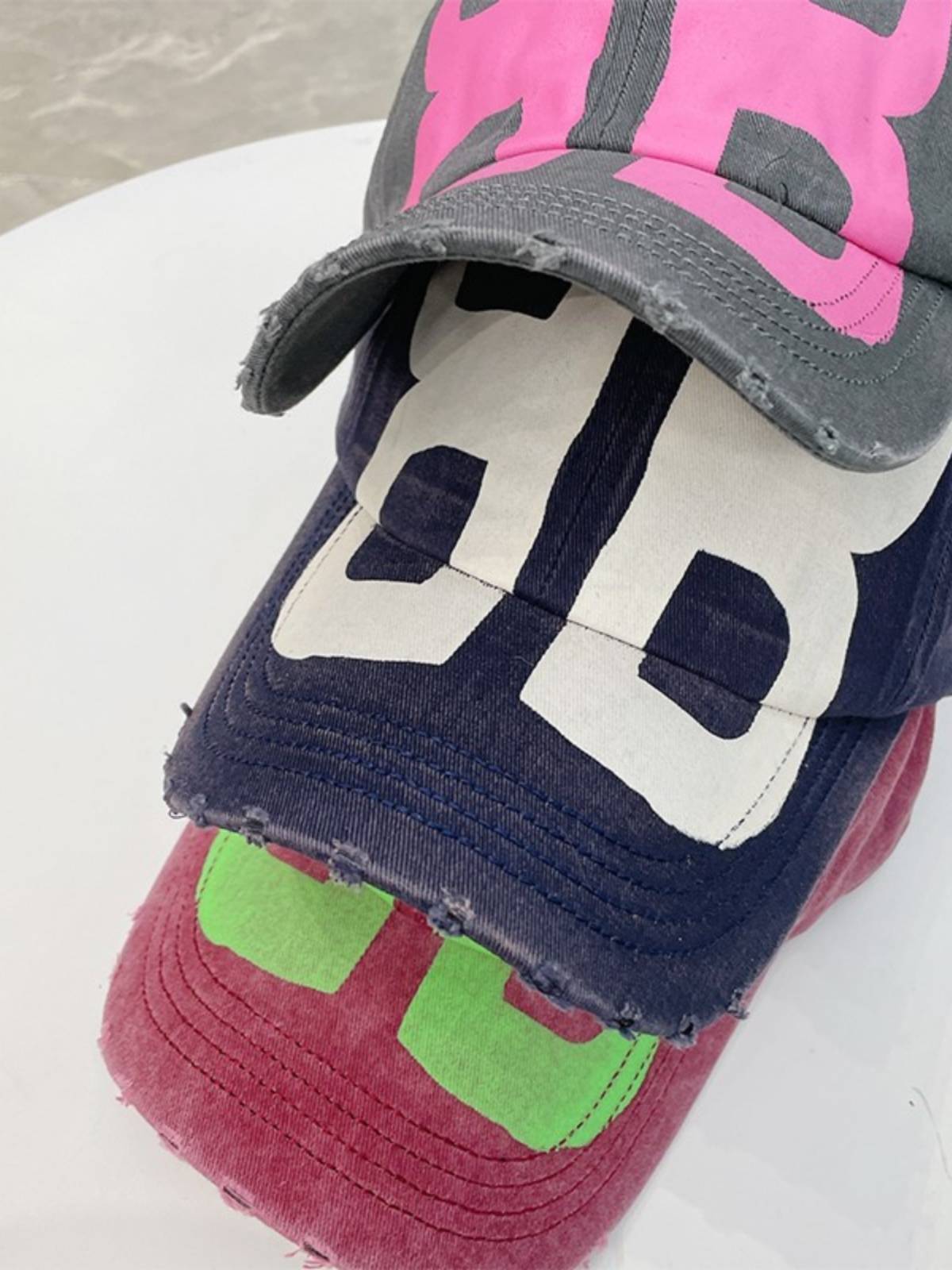 The same star inkjet graffiti letters BB baseball hats make old grinding edge water, wash couple peak caps summer season