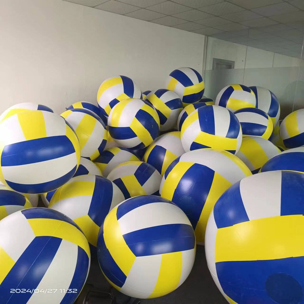 60 cm volleyball collection, feet pump