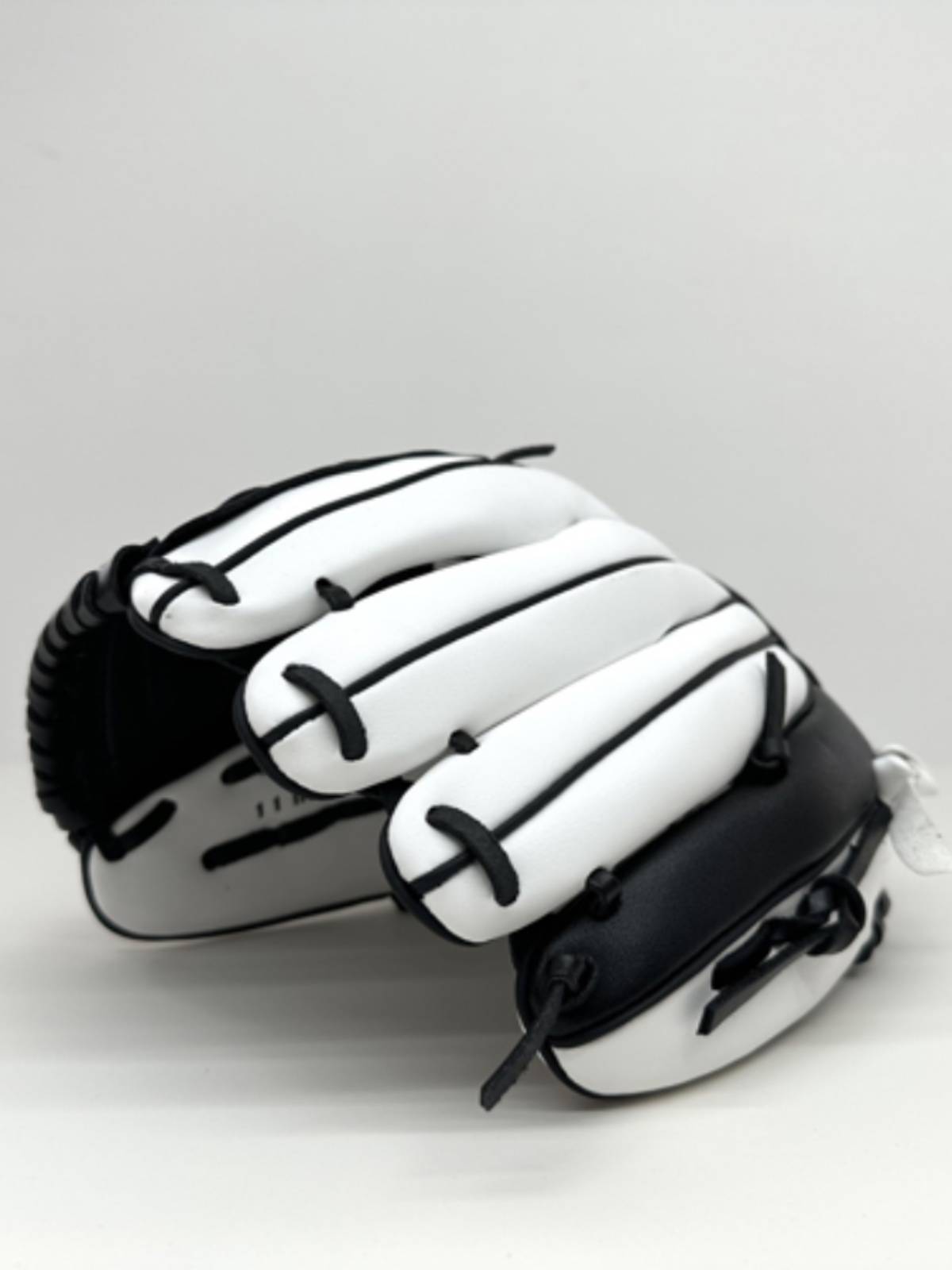 Baseball gloves soft professional softball baseball competition young adult glove genuine