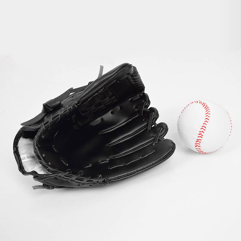 Baseball strike gloves Students Children professional catcher pithes thick PU material feel comfortable.
