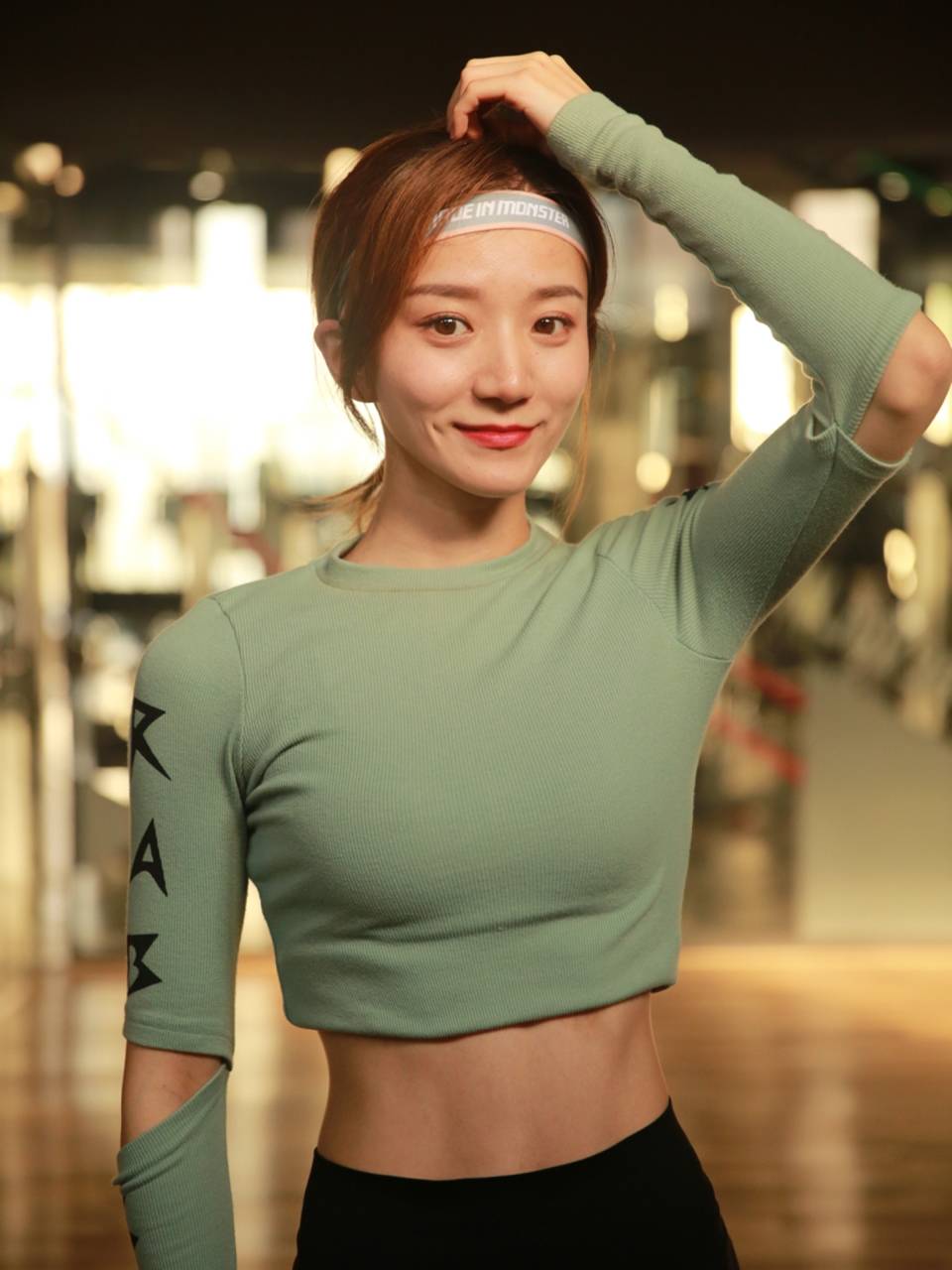 Monster manufacturing anti -slip motion hair sweat with sweat and sweat, takes the lead to take a head scarf to stop sweat and runs fitness running yoga girl