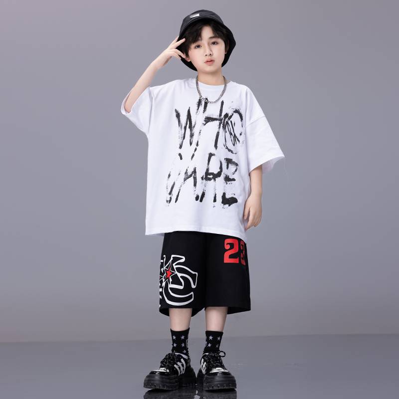 White short sleeves+black shorts