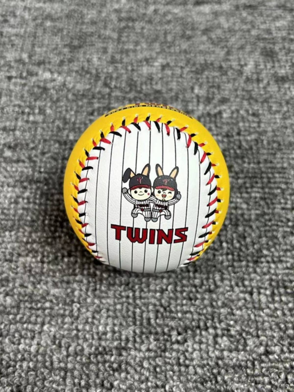 KOREAN-JAPAN-AMERICAN BASEBALL TEAM'S PHOTO-COLORED COLLECTION OF COLOR BALL STEREO KBO SOFTBALL