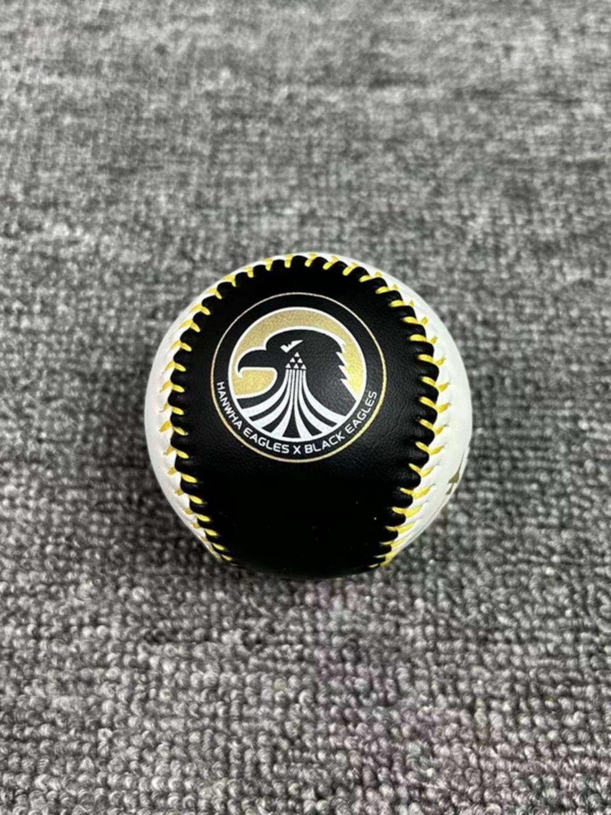KOREAN-JAPAN-AMERICAN BASEBALL TEAM'S PHOTO-COLORED COLLECTION OF COLOR BALL STEREO KBO SOFTBALL