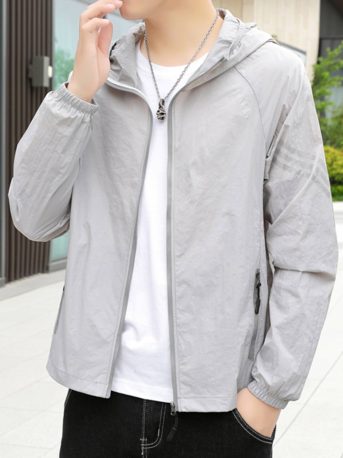 Summer sunscreen clothes Men's light and breathable baseball jacket shirt handsome 2024 men's hooded hooded ice silk outdoor jacket