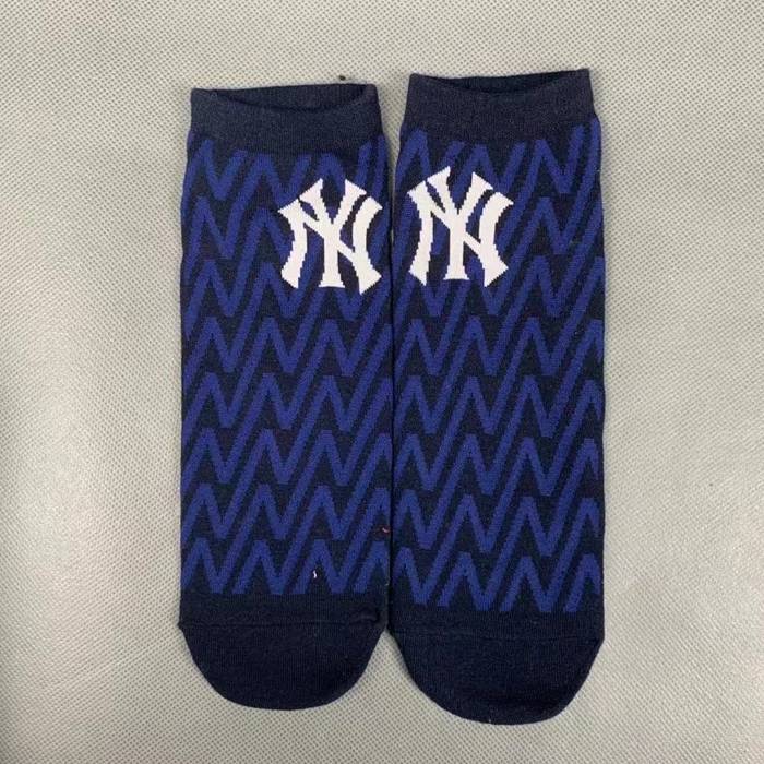 Beautiful baseball socks sock socks, sports socks, men and women, young people, Yangji bear angel