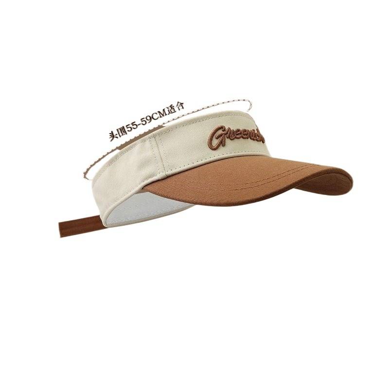 A man and a woman with an empty hat on their tongues can spend the summer with a pony-tailed baseball cap to cover the suncaps