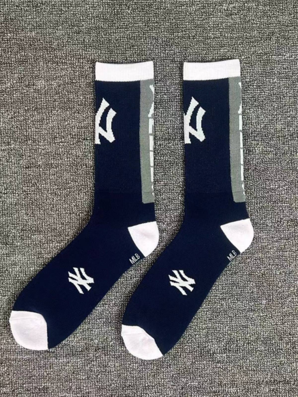 2024 US -professional baseball socks Sports socks thickened towel bottom flying tray sock socks.