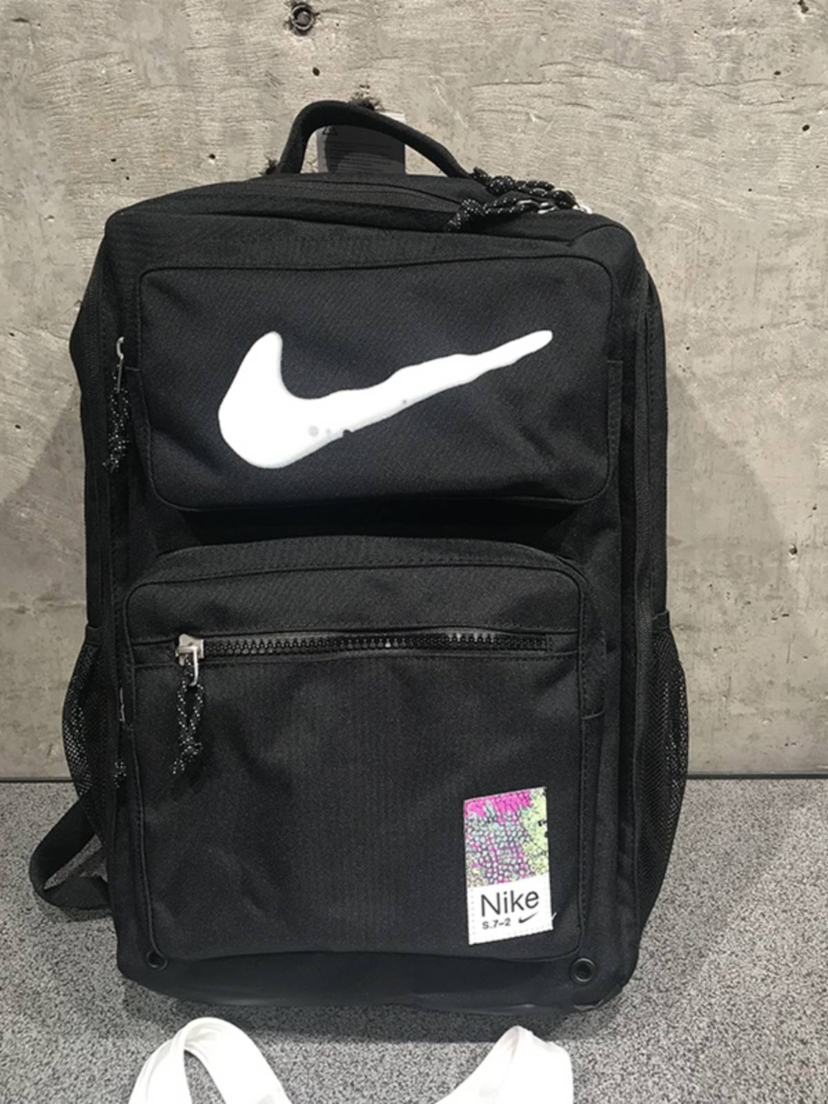 Nike Nike Max Travel Sports AIR air cushion backpack backpack computer student schoolbag men and women FB2833-010