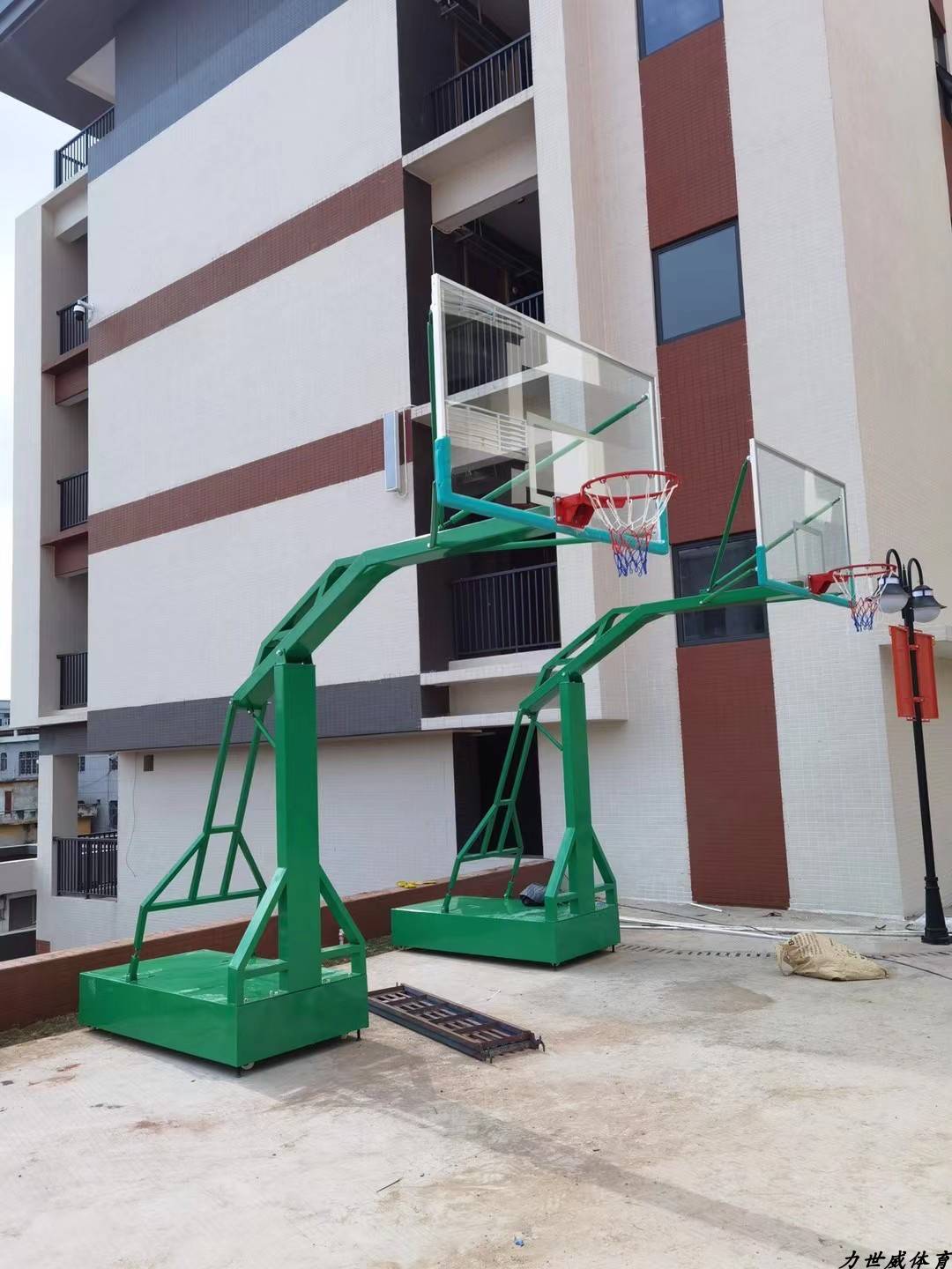 Flat box monochrome strap wheel basketball rack training room indoor and outdoor