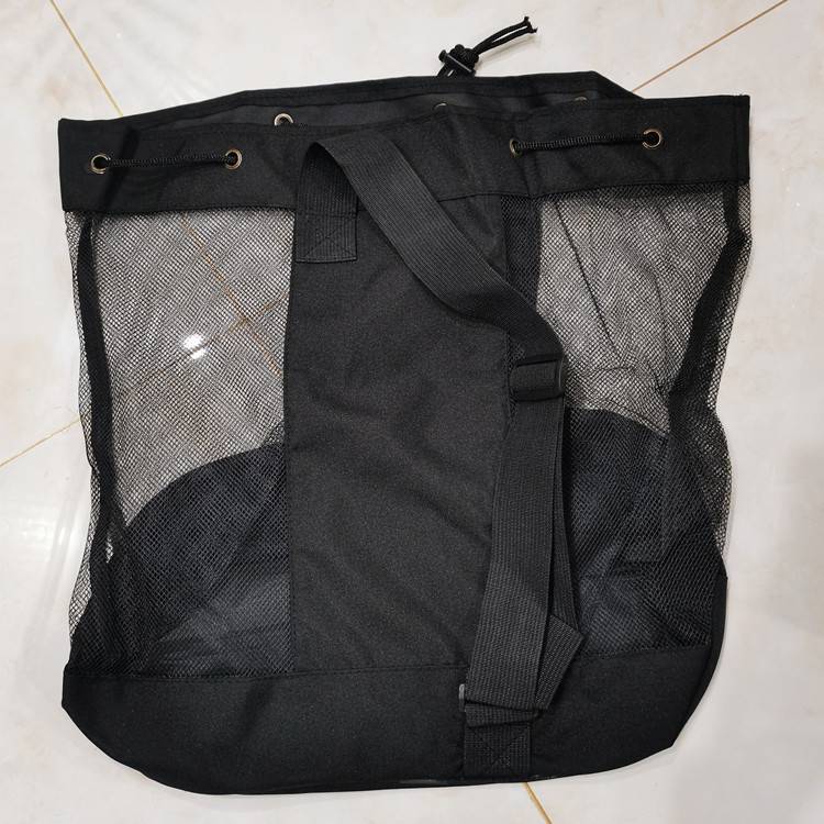 With a thick little shoulder bag