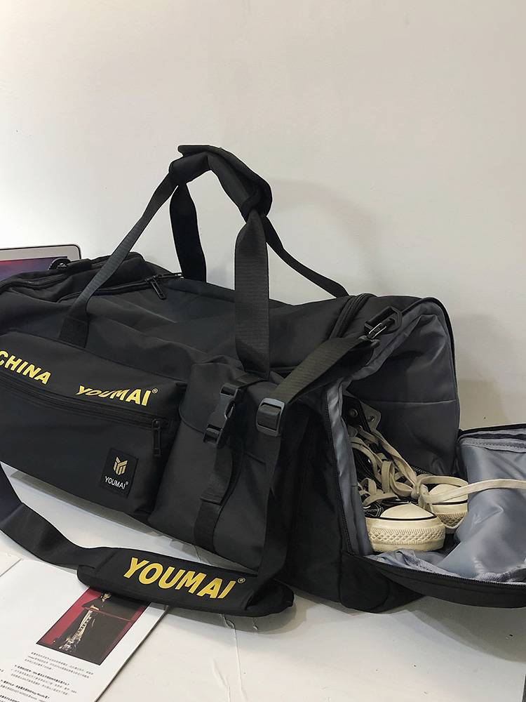 Short -distance travel backpack Large -capacity Female fitness bag men's dry and wet separation sports backpack light hand -raised Li bag