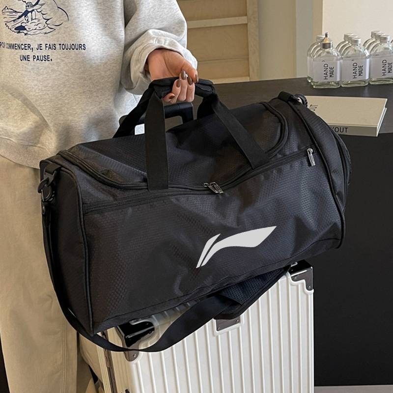Wide brand sports men's travel bag large -capacity waterproof and fitness bag out of luggage storage bag hand ranging babes cool