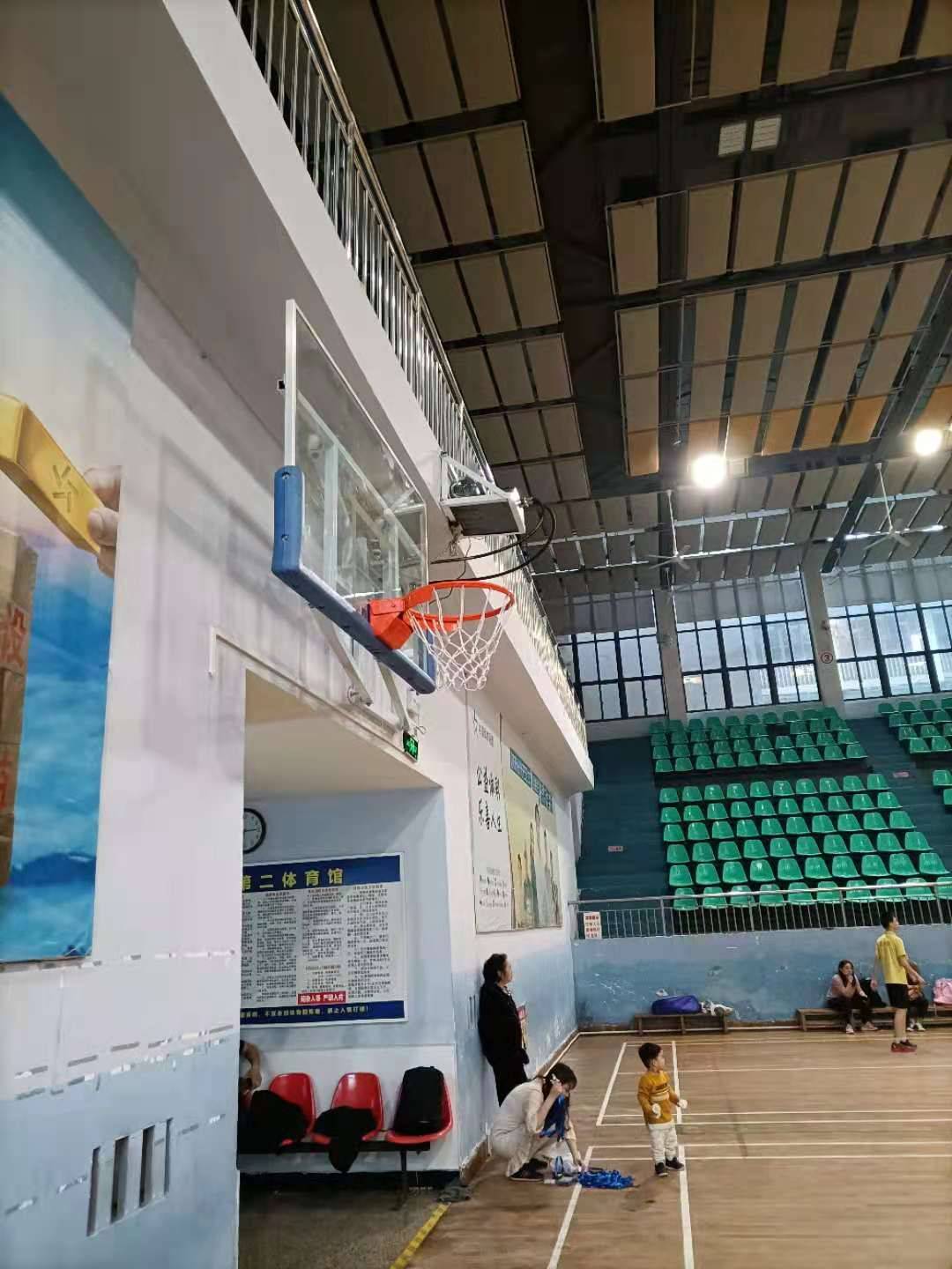 Wall hanging basketball rack