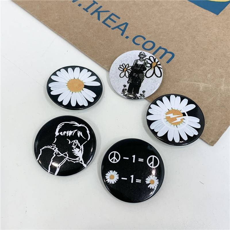 G.D. 5 BADGES