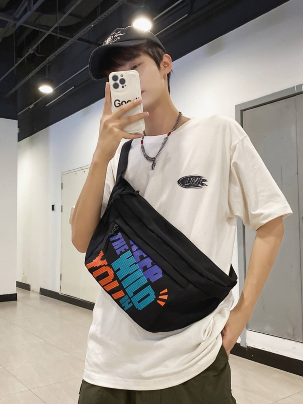 Cross -body bag men's Korean version of hip -hop street trendy chest bag sports multi -functional trend brand large -capacity student shoulder bag
