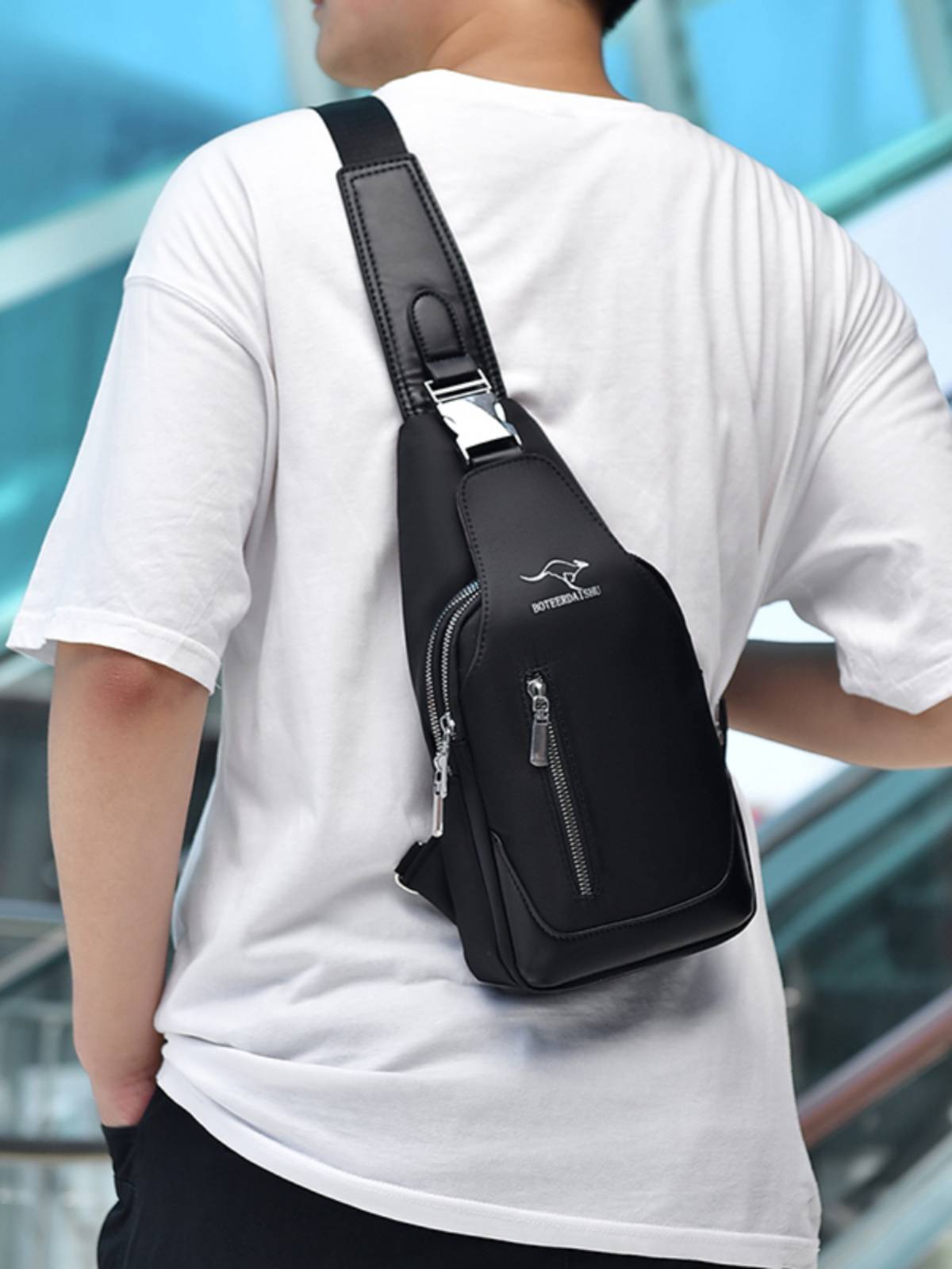 Botel chest bag Oxford cloth tide brand shoulder -shoulder messenger bag 2024 new Korean version charging backpack male casual hanging bag