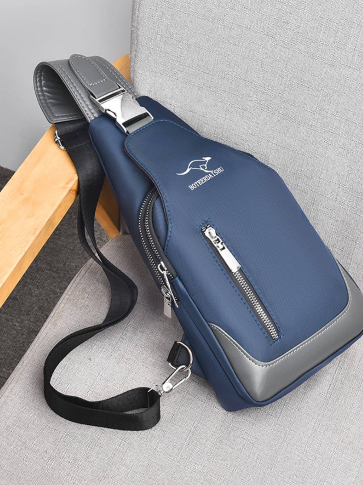 Botel chest bag Oxford cloth tide brand shoulder -shoulder messenger bag 2024 new Korean version charging backpack male casual hanging bag