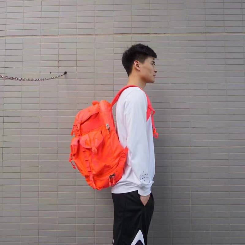 Bath Limited Light -year American Basketball Professional Polo -back Backpack Athlete Training Pack Student Travel Computer Bag Girl