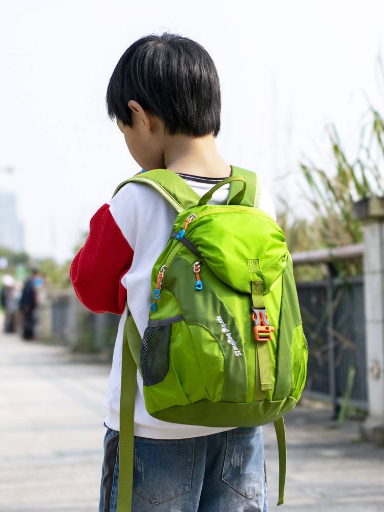 Children's Travel Backpack Boy Outdoor Light Backpack Traveling Boy Primary School Student School Bag Travel