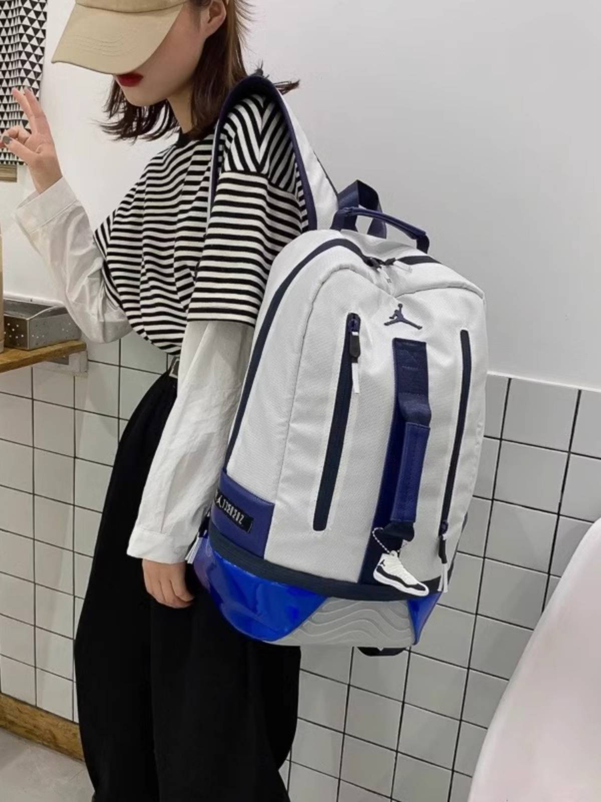 Jordan Bags are full of star -stars backpack junior high school student men and women backpack AJ flying people sports large capacity basketball bag