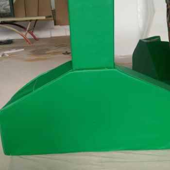 Half -bag of concave basketball rack