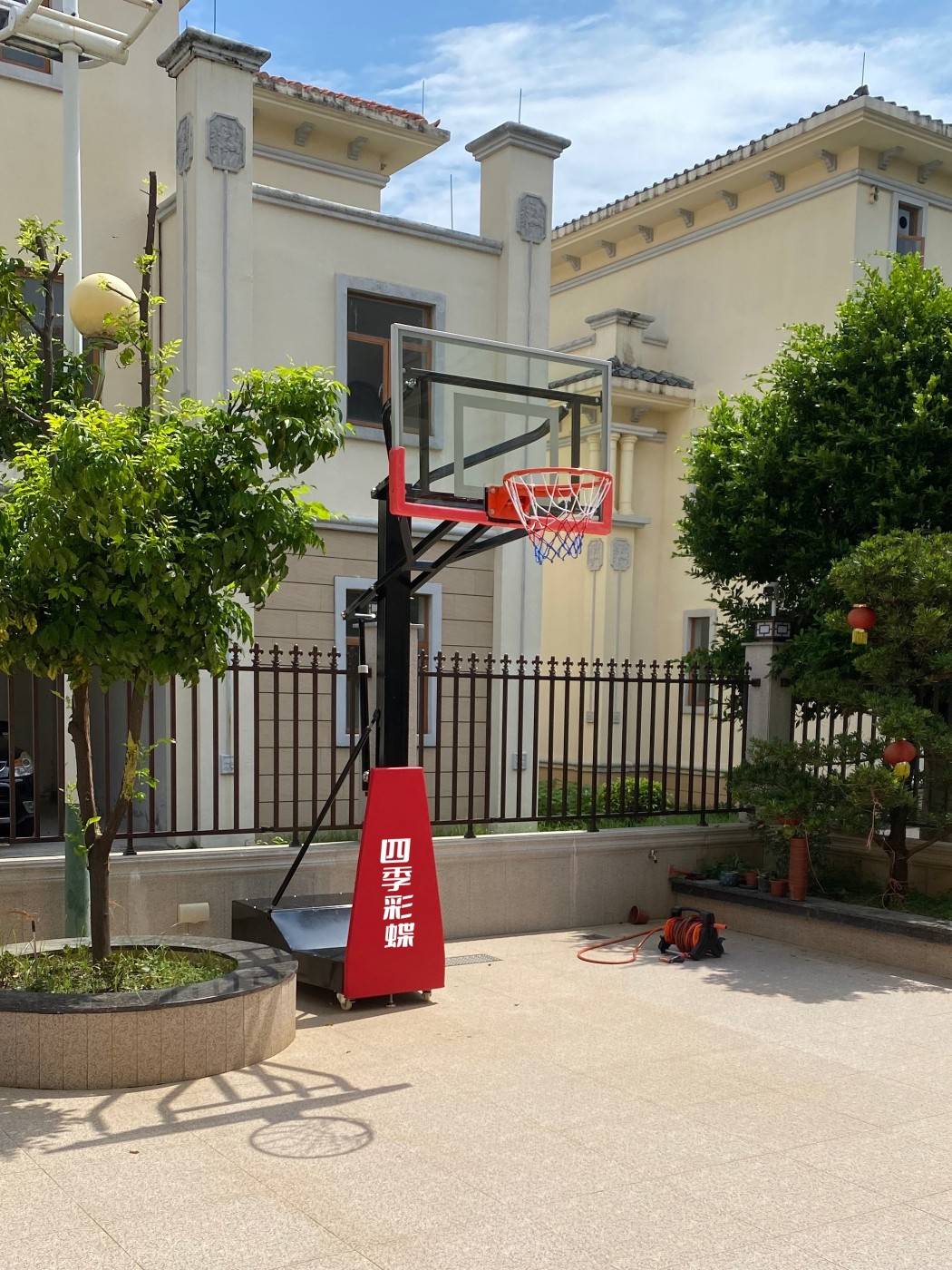 Basketball rack children's indoor hand -shaking lift basketball stand outdoor outdoor basketball rack mobile basketball rack basketball frame