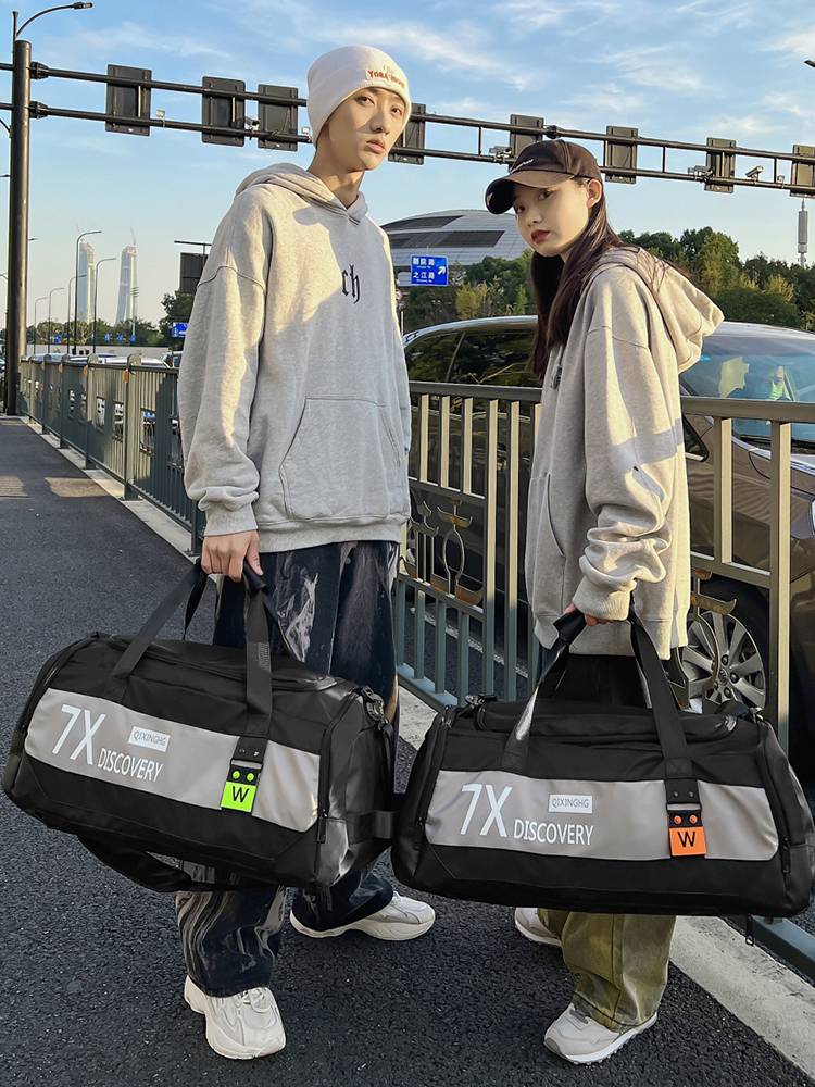 Large -capacity portable travel bag men's basketball bag sports fitness bag short -distance backpack female travel lightweight