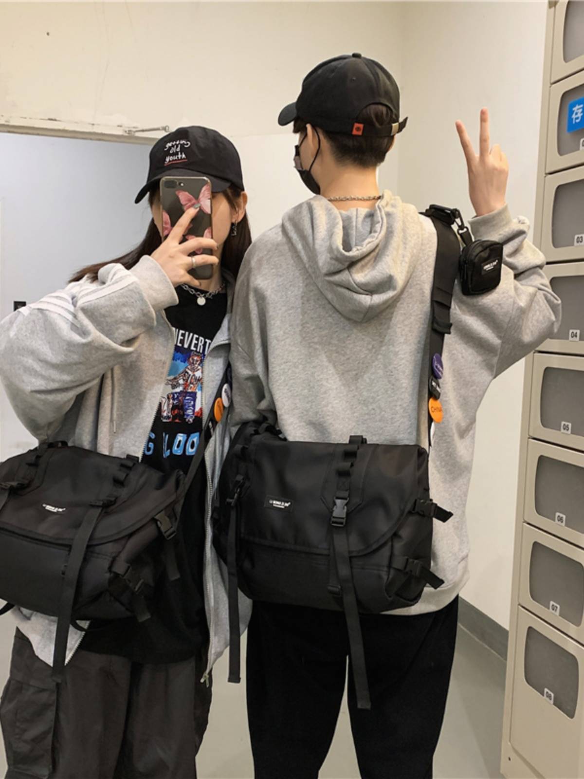 Liu Yaowen Song Yaxuan's same backpack messenger bag Men's large -capacity tide bag riding functional installation function shoulder shoulder packet