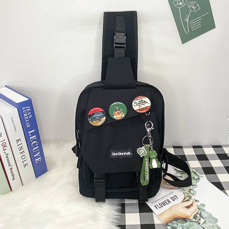 Black + 3 badges + geometric crocodile hook