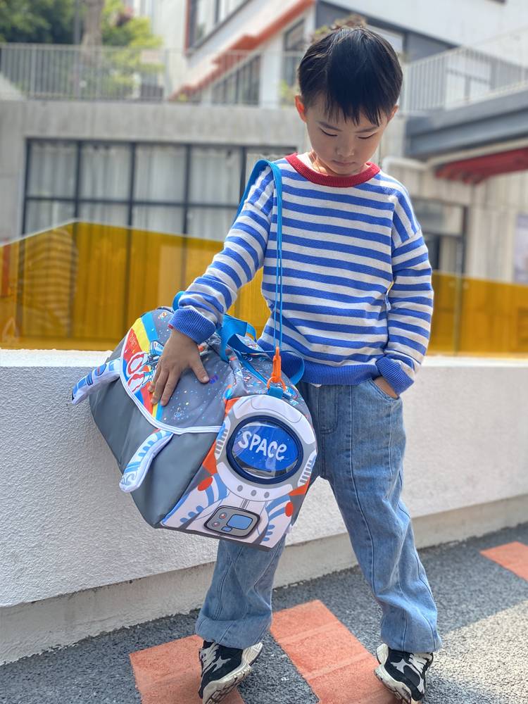 Children's cartoon swimming bag travel bag sports storage bag outdoor elementary school student luggage bag backpack basketball bag
