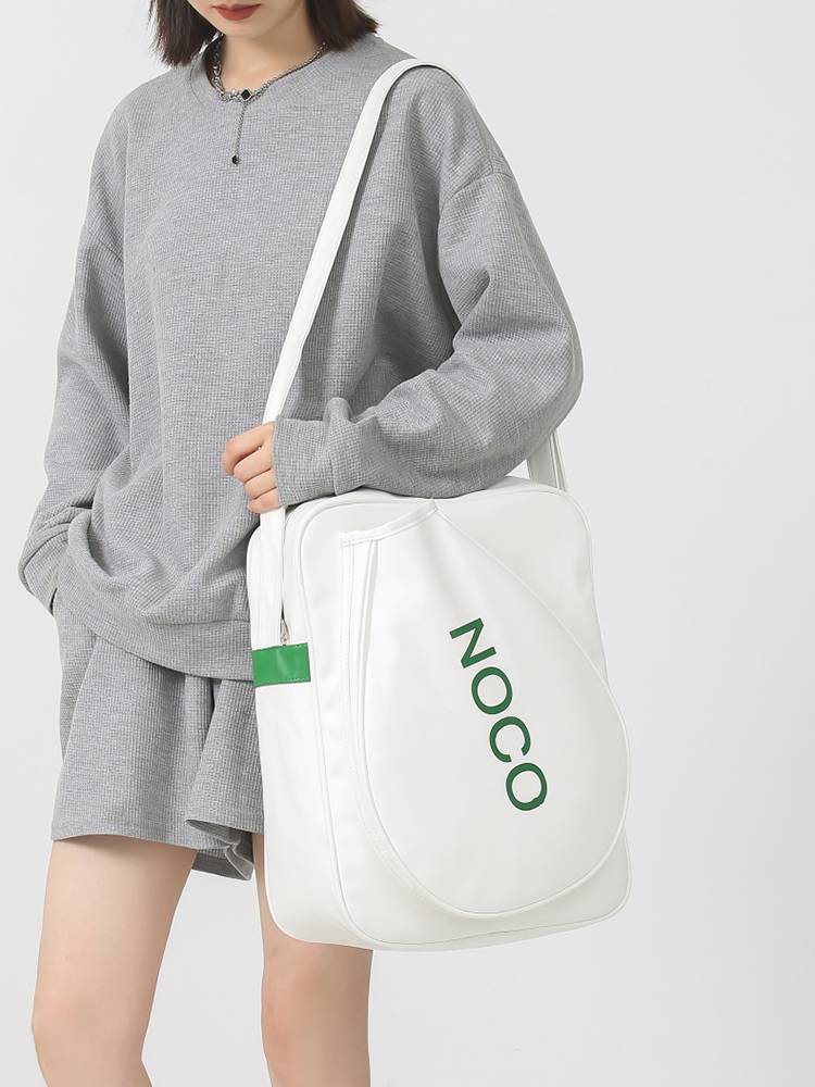 Badminton bag sports fitness large -capacity messenger bag Female new fashion trend short -distance travel bag men's racket bag
