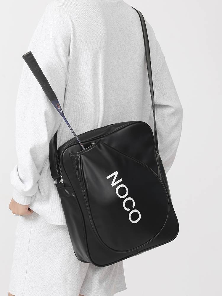 Badminton bag sports fitness large -capacity messenger bag Female new fashion trend short -distance travel bag men's racket bag