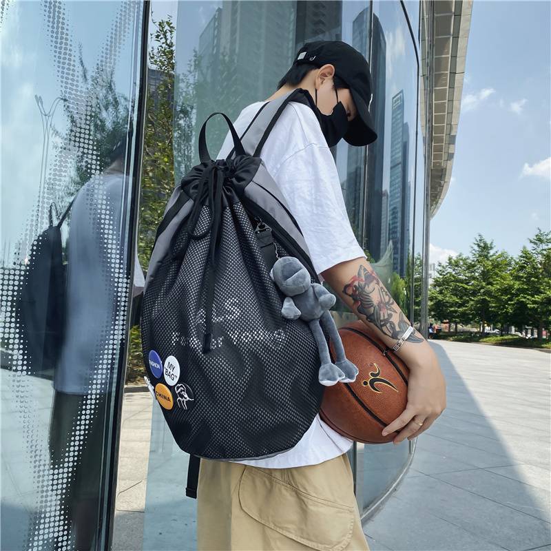 Helmet bag basketball bag backpack men's large -capacity sports bag female short -distance travel student schoolbags