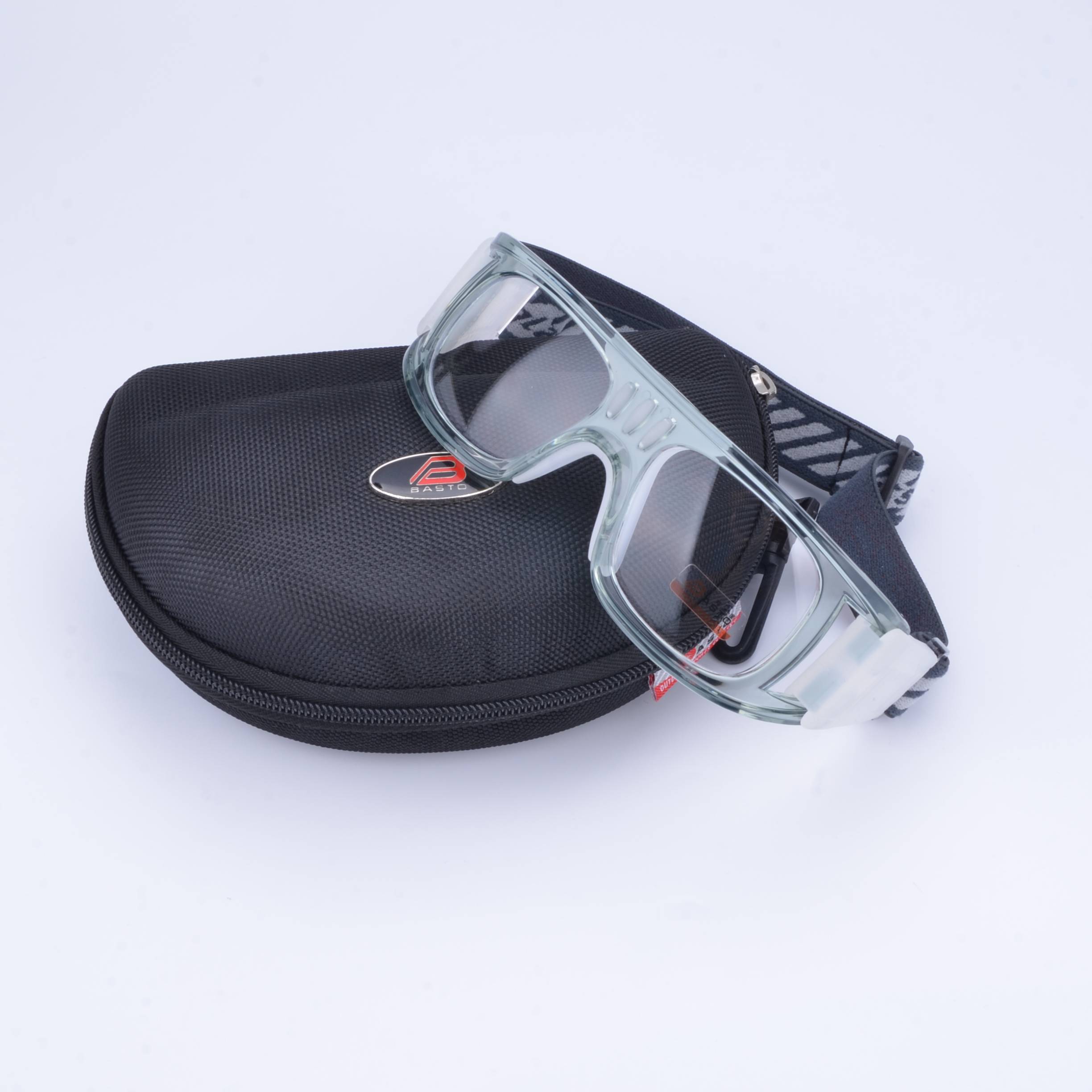 Bondo specializing in basketball glasses, near-sighted glasses