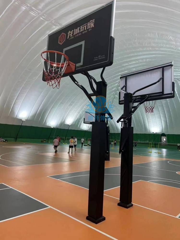 Mobile basketball racks can be lifted and surrendered for children and adults training in the room.
