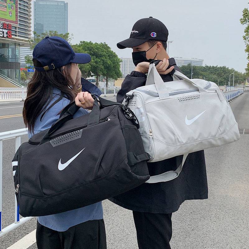 Nike Nike fitness bag dry wet separation basketball bag messenger bag travel bag men's and women's large -capacity swimming training bag