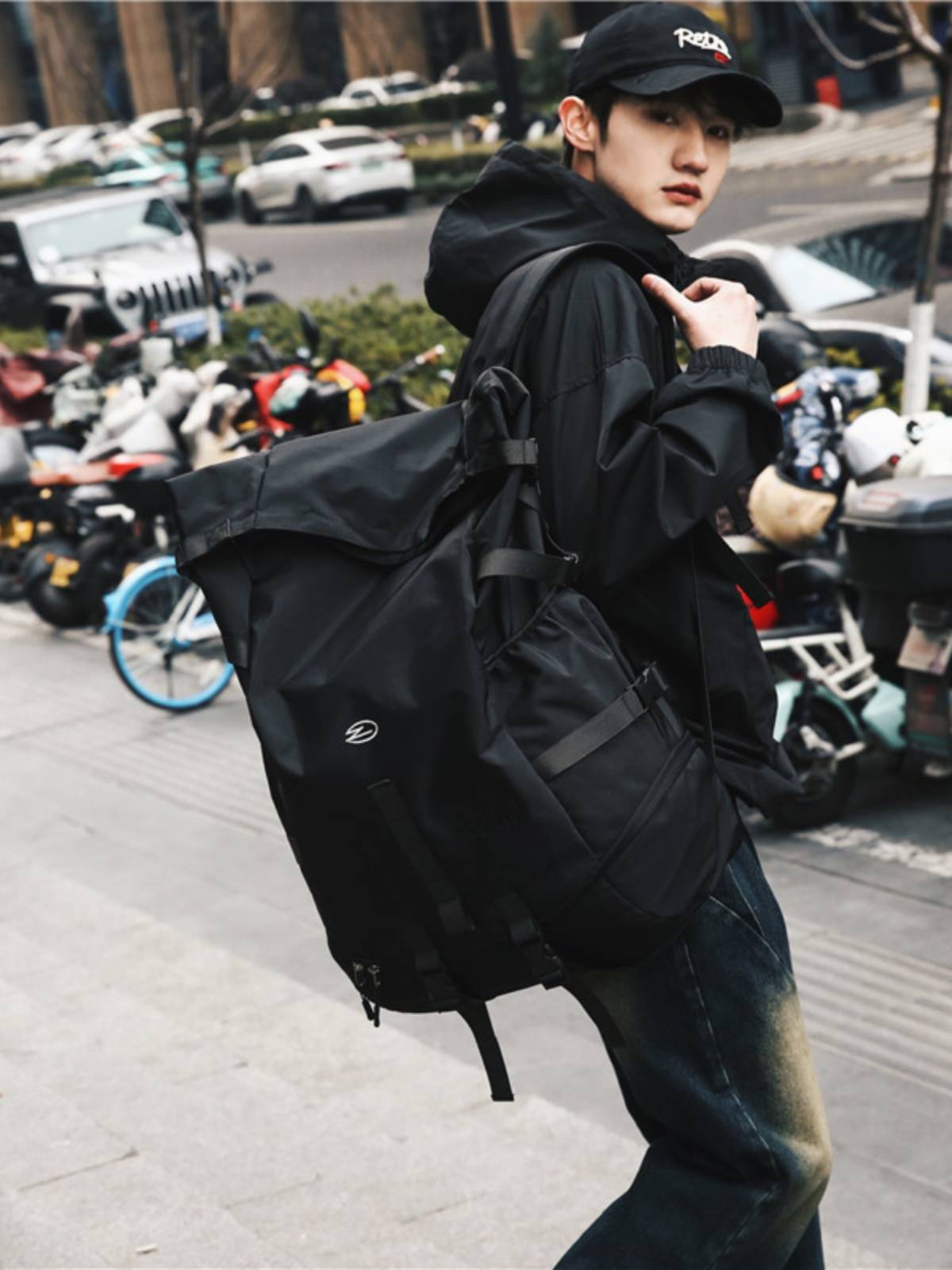 Super-high-capacity backpacks for boys with water-proof long-distance travel packs for sports basketball bag girls