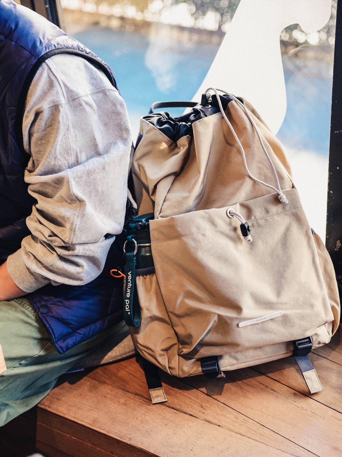 2023 new Korean version of RAWR drawing rope bare bag riding backpack sports badminton men's and women's tennis bag