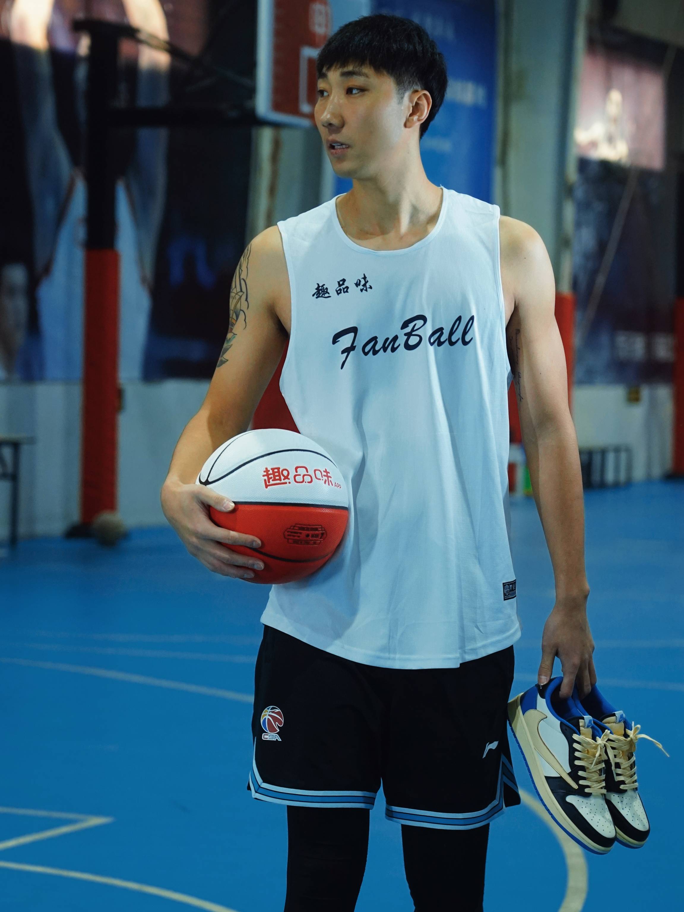 Persistent Classic Elf Ball No. 7 Adult Basketball Red and White, Win -absorbing, wear -resistant Anti -slip indoor and outdoor universal standard ball P