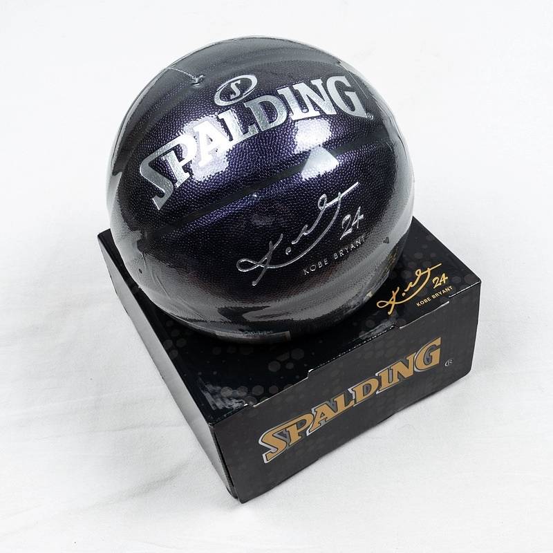 Kobe Signature Basketball Black Mamba Memorial Limited Edition Gift Box Institute of Basketball Indoor Students Boys Day Gifts